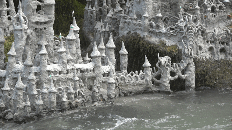 image du chateau de terre dans le toleure entre biere et saubraz